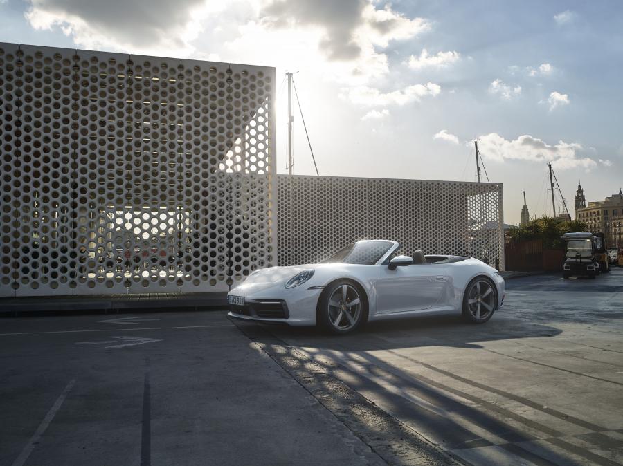  Porsche 911 Carrera 4 Cabriolet 2019 года  (WW) (фото 1 из 1)